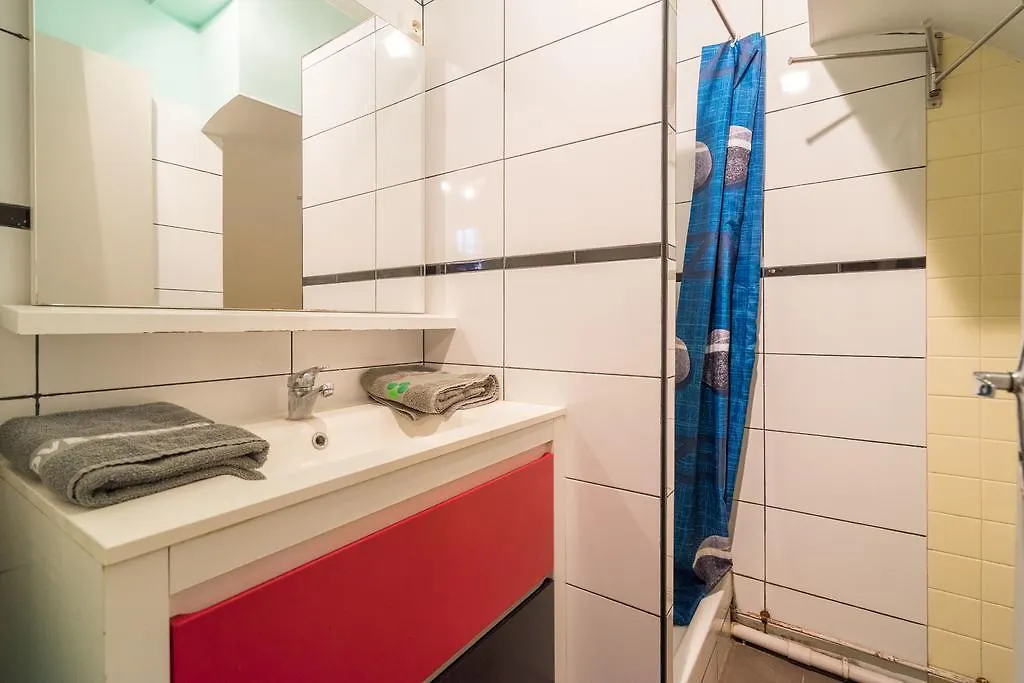 Studio At Colonel Fabien Apartment Paris